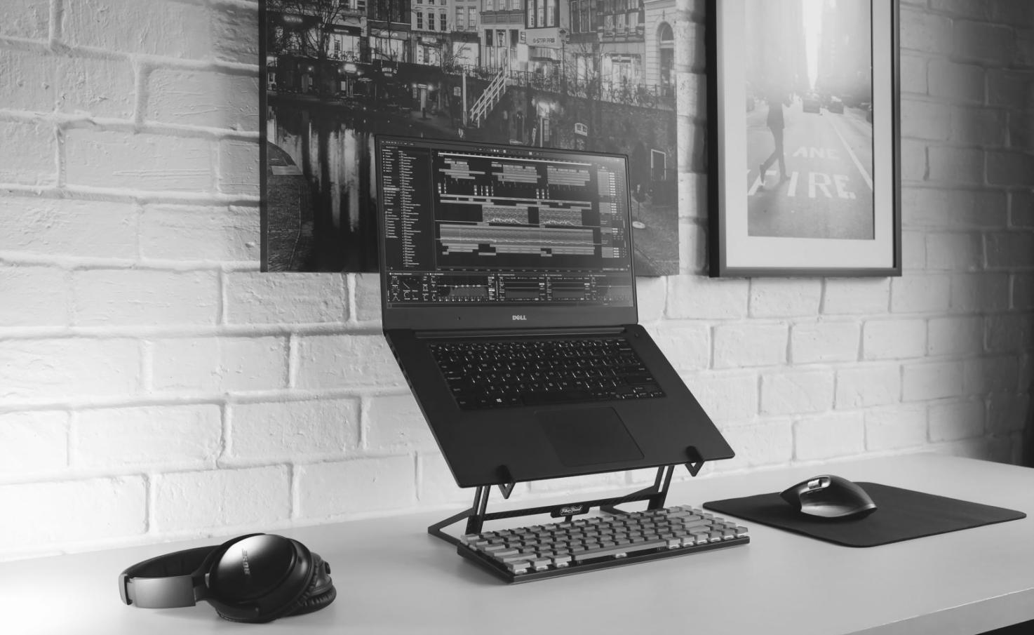 Рабочее место трейдера с несколькими мониторами